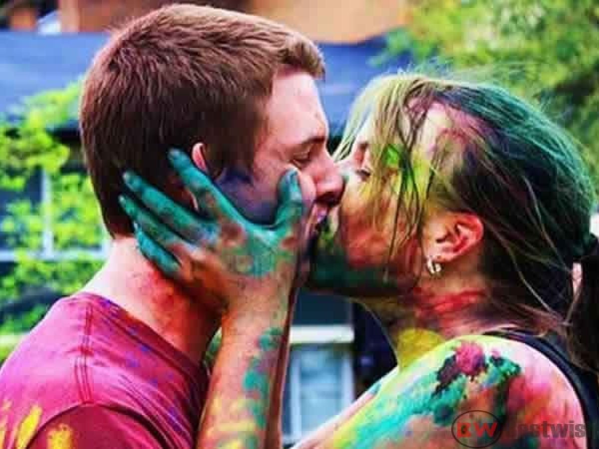 Romantic Holi Shayari For Girlfriend And Boyfriend Happy Holi